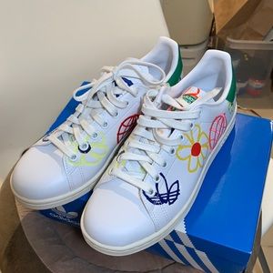 Adidas Stan Smith White floral sneaker (women7)